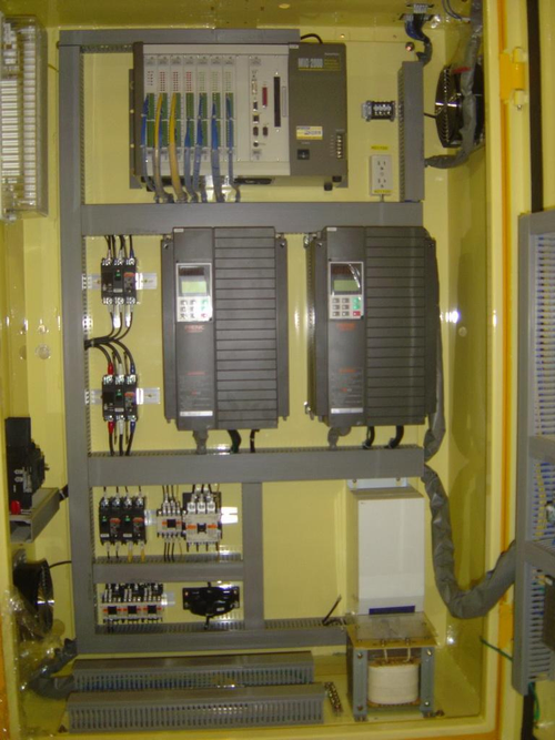 盤體配線規劃，圖中為台朔重工高架存取機電控箱圖片