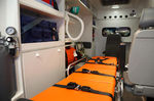 車內設備全部更新特別引進國外專業救護急救系統設備