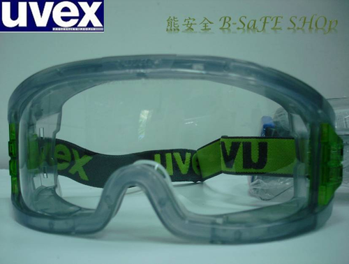 抗化學UVEX9301 ultravision防霧防塵護目鏡寬闊無障礙視野，安全性高，戴眼鏡者亦能同時佩戴。