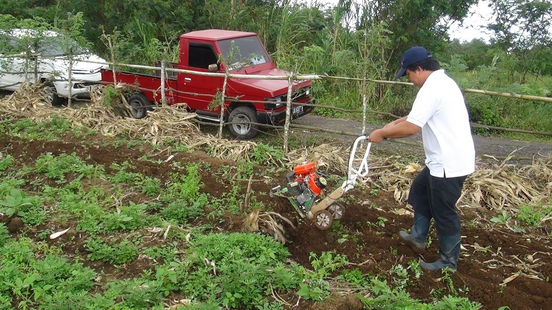 Rotary/Tilling blade of tiller/cultivator/weeder/hand tractor (中耕機/耕耘機)