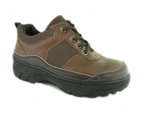 本產品經特殊的專業人員設計製造的勞動防護工作安全鞋，具有
